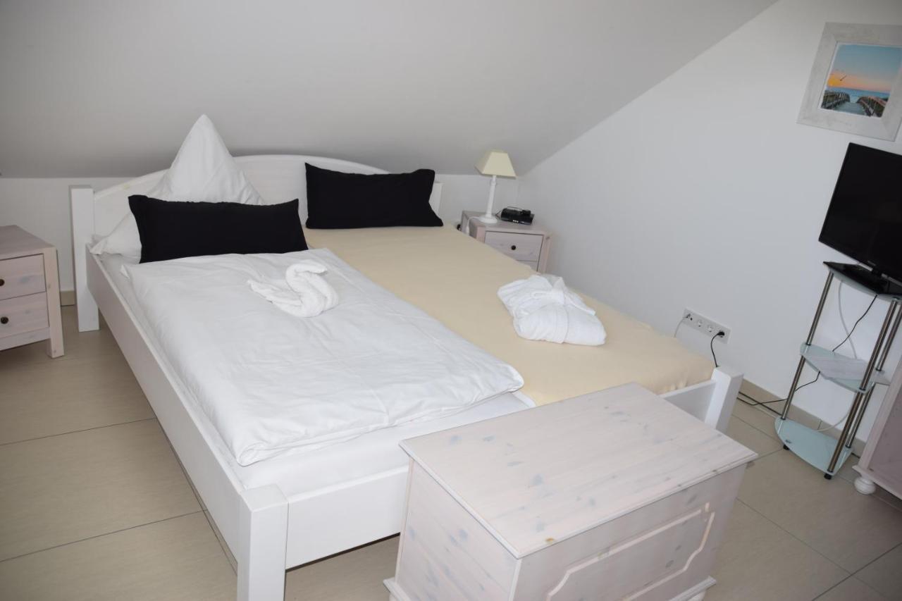 Wellness Appartements Ostfriesland Ihlowerfehn Buitenkant foto